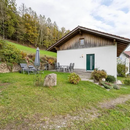 Idyllische In In Waldnaehe Ferienhaus